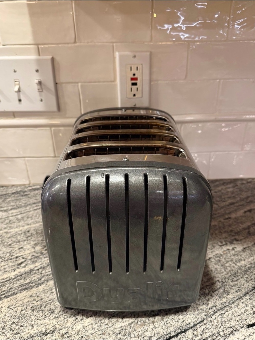 Dualit 40207 4 Slot Toaster Made in England Stainless Steel Classic Chrome 1800W - Picture 4 of 5